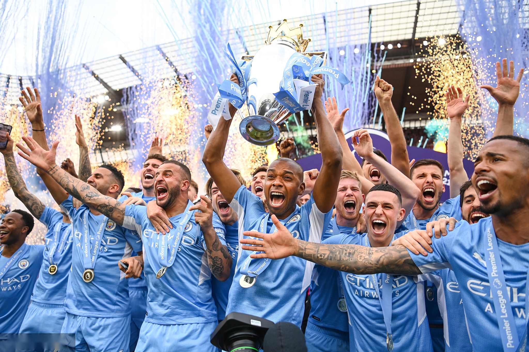 更是对两个 更是对两个